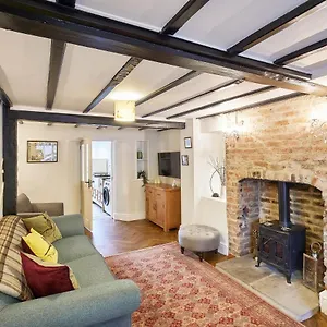 Host & - Willow Holiday home