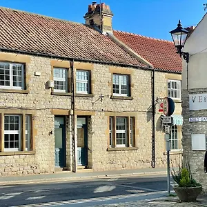 The Annex - With Parking Holiday home